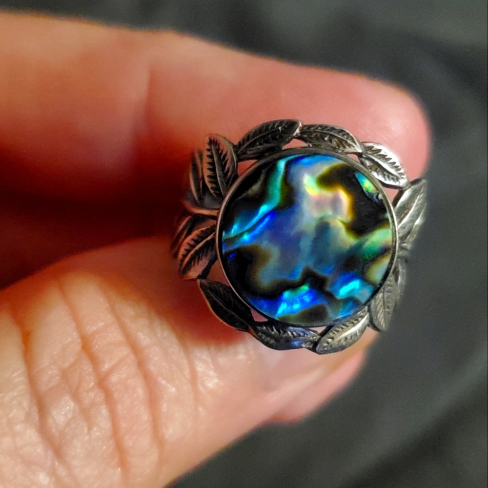 Ring - Picture 2 of 6